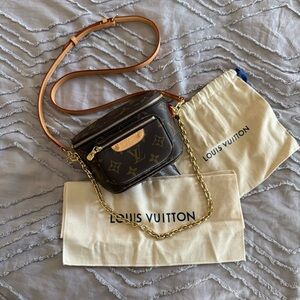 💸 SOLD • Louis Vuitton Mini Bumbag - Monogram